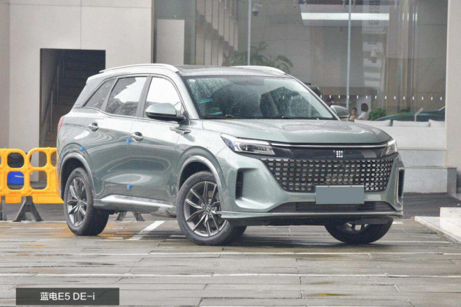 大7座新能源SUV,蓝电E5综合优惠至高3万5,启辰大V DD-i怎么比?